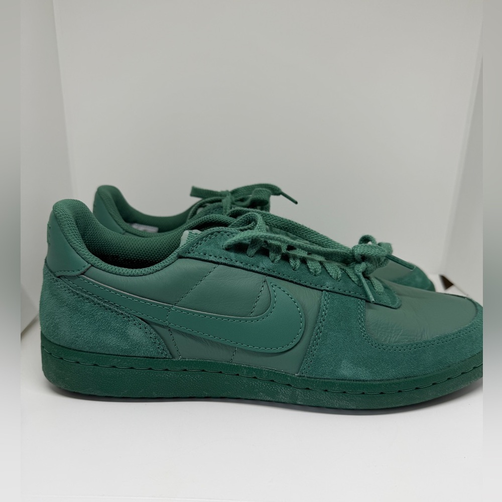 Nike Field General Evergreen Aura Men's size 12